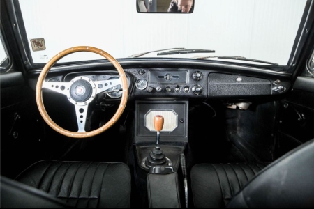 MG B 1.8 GT thumbnail 7
