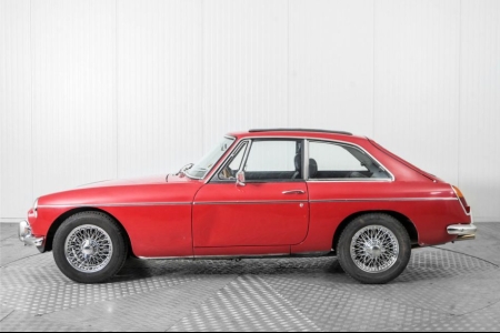 MG B 1.8 GT thumbnail 9