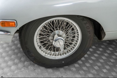 Jaguar E-Type 4.2 coupe thumbnail 23