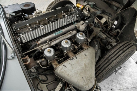 Jaguar E-Type 4.2 coupe thumbnail 39