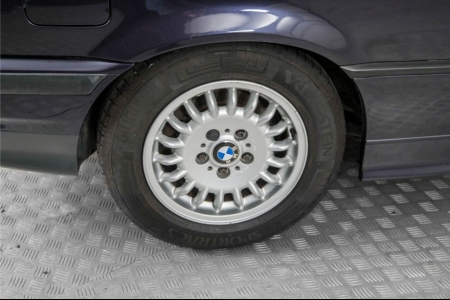 BMW 3 Serie Cabrio 318i Executive thumbnail 31