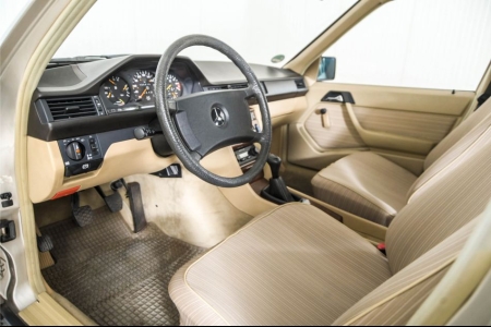 Mercedes-Benz 230TE Combi  thumbnail 16
