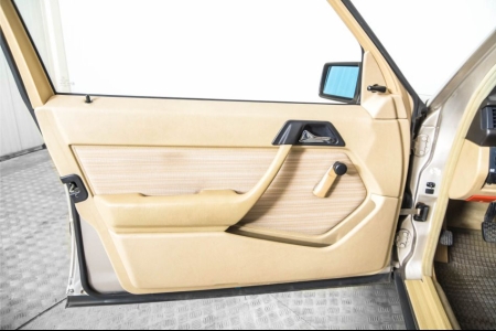 Mercedes-Benz 230TE Combi  thumbnail 31