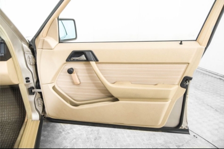 Mercedes-Benz 230TE Combi  thumbnail 32