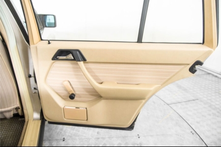 Mercedes-Benz 230TE Combi  thumbnail 35