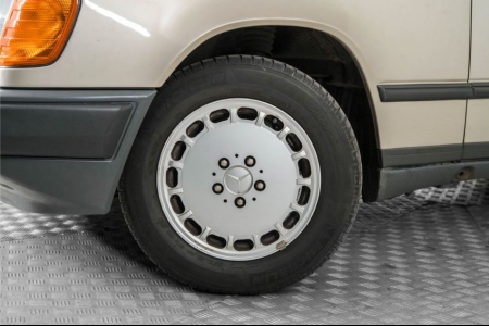 Mercedes-Benz 230TE Combi  thumbnail 4
