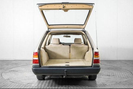 Mercedes-Benz 230TE Combi  thumbnail 40