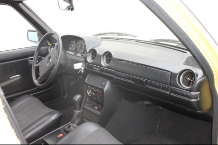 Mercedes-Benz 200D 200 D thumbnail 7