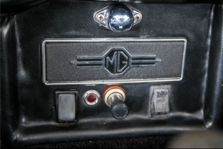 MG B 1.8 Roadster . thumbnail 23