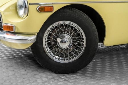 MG B 1.8 Roadster . thumbnail 3