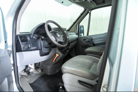 Volkswagen Crafter 30 2.5 TDI L2H1 DC Trendline airco thumbnail 11