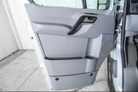 Volkswagen Crafter 30 2.5 TDI L2H1 DC Trendline airco thumbnail 37