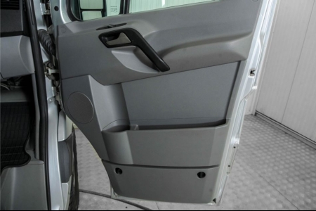 Volkswagen Crafter 30 2.5 TDI L2H1 DC Trendline airco thumbnail 38