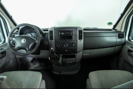 Volkswagen Crafter 30 2.5 TDI L2H1 DC Trendline airco thumbnail 7
