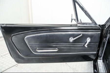 Ford Mustang  thumbnail 32