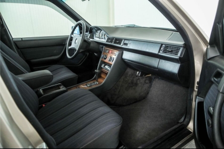 Mercedes-Benz 200-serie 230 TE thumbnail 12