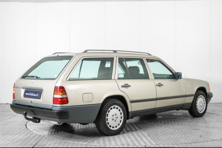 Mercedes-Benz 200-serie 230 TE thumbnail 2