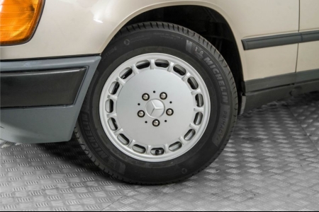 Mercedes-Benz 200-serie 230 TE thumbnail 4
