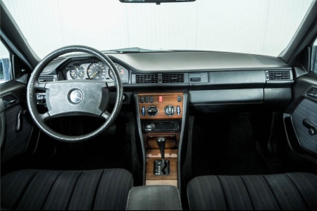 Mercedes-Benz 200-serie 230 TE thumbnail 7