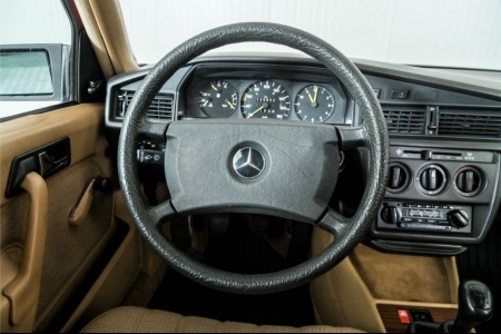 Mercedes-Benz 190 2.0 D thumbnail 8