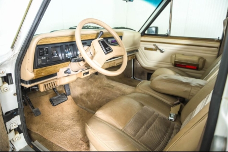 Jeep Wagoneer 5.9 V8 Limited Wagon thumbnail 11