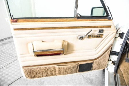 Jeep Wagoneer 5.9 V8 Limited Wagon thumbnail 36