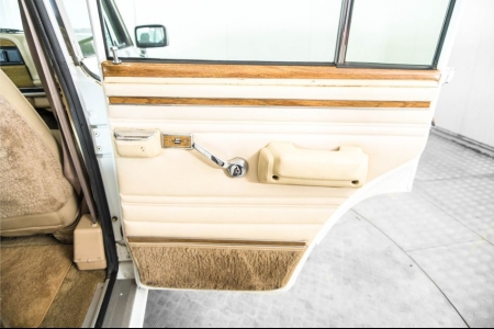 Jeep Wagoneer 5.9 V8 Limited Wagon thumbnail 41