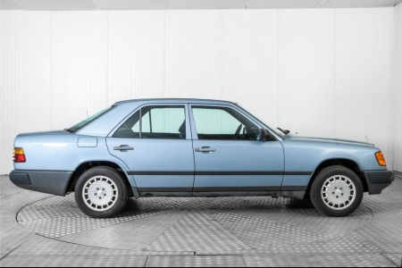 Mercedes-Benz E-Klasse 200-500 230 E LPG . thumbnail 10
