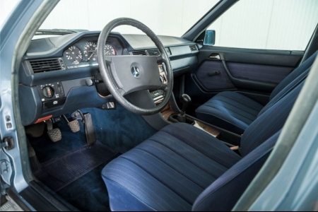 Mercedes-Benz E-Klasse 200-500 230 E LPG . thumbnail 11