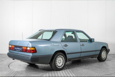 Mercedes-Benz E-Klasse 200-500 230 E LPG . thumbnail 2