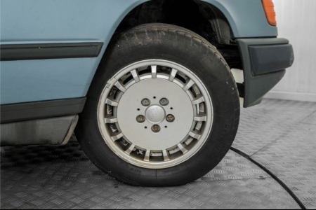 Mercedes-Benz E-Klasse 200-500 230 E LPG . thumbnail 42