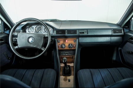 Mercedes-Benz E-Klasse 200-500 230 E LPG . thumbnail 7
