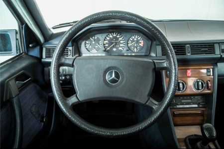 Mercedes-Benz E-Klasse 200-500 230 E LPG . thumbnail 8