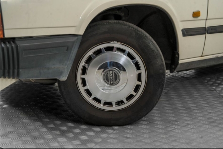 Volvo 740 2.3 GL thumbnail 4