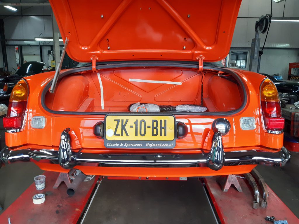 Ombouw van rubber naar chroom MG B @hofman.nl