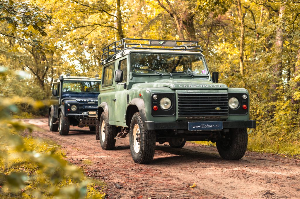Klaar voor de Herfst met deze twee Land Rover Defenders! @hofman.nl