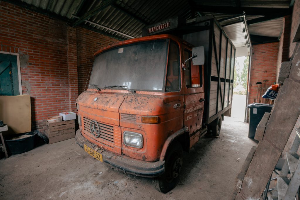 Barnfind! MB 409 benzine uit 1977 * sold * @hofman.nl