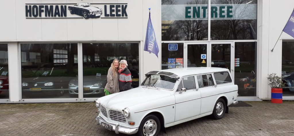 Ellen Kiewiet en Yby Potlatsch - Volvo Amazone 1968 @hofman.nl