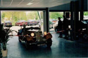 Opening showroom Hofman Leek 7-5-1999 door Jan Kruis (van Jan, Jans en de kinderen)
